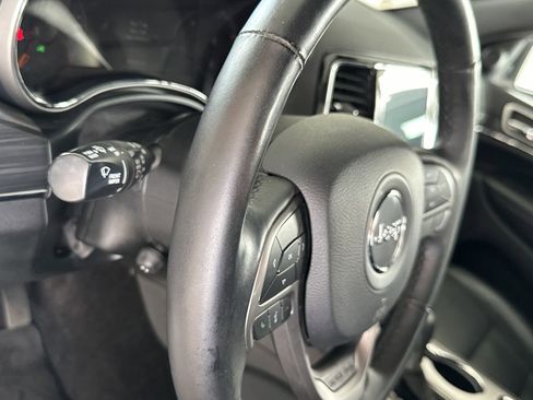 Used 2019 Jeep Grand Cherokee Limited w/ Luxury Group II image 19