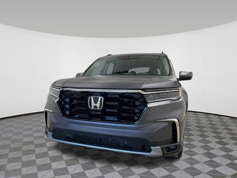 New 2025 Honda Pilot Touring image 8