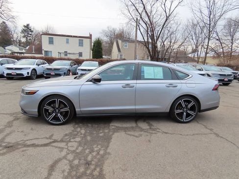 Used 2023 Honda Accord Sport image 3
