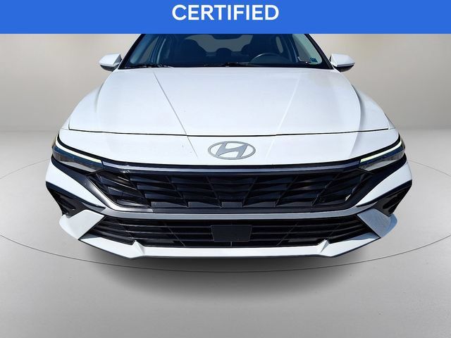 Used 2025 Hyundai Elantra SEL FWD image 2