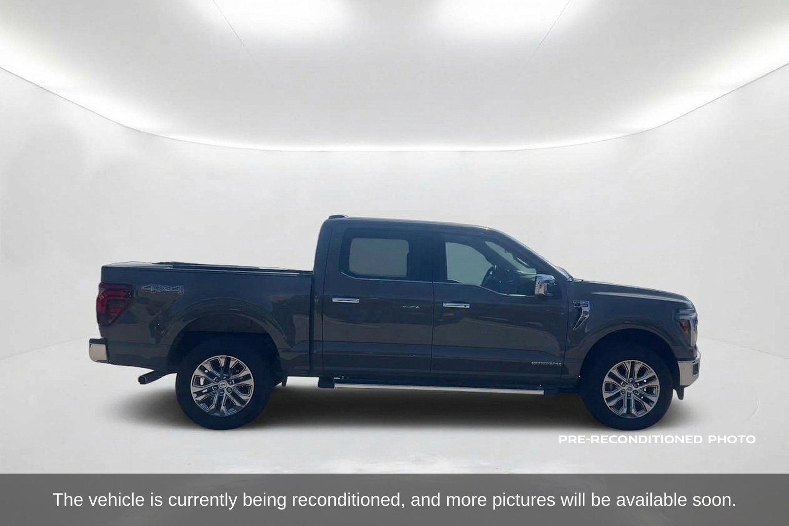 Used 2025 Ford F150 Lariat w/ Equipment Group 501A Mid AWD/4WD image 4