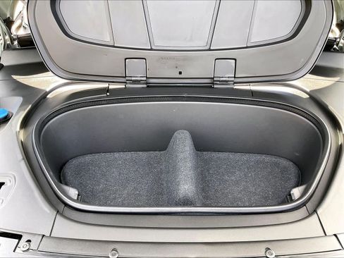 Used 2023 Volvo XC40 Recharge Plus w/ Protection Package Premier image 34