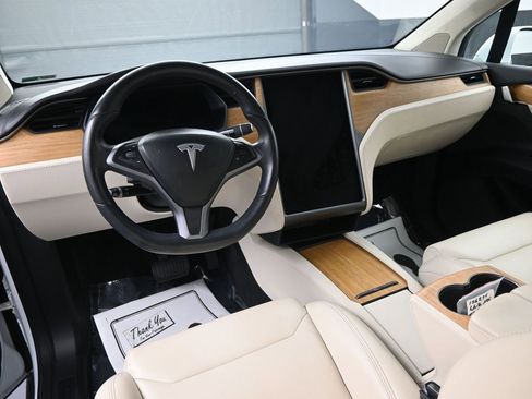 Used 2019 Tesla Model X 100D image 9