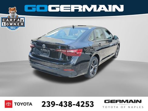 Used 2023 Volkswagen Jetta SE w/ Panoramic Sunroof Package FWD image 10