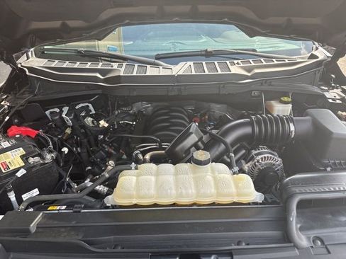 Used 2023 Ford F150 Lariat w/ Max Trailer Tow Package image 4