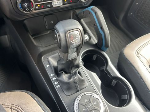 Used 2023 Ford Bronco Wildtrak image 20