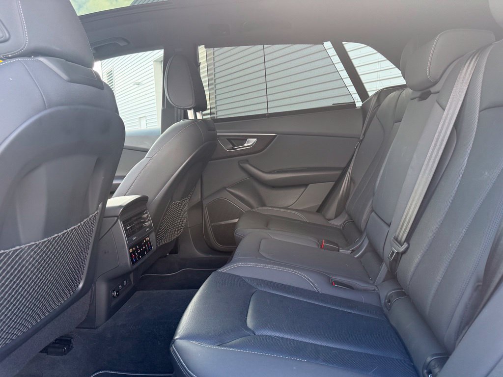 Used 2021 Audi Q8 Prestige AWD/4WD image 21