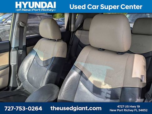 Used 2012 Kia Soul ! w/ Premium Pkg FWD image 3