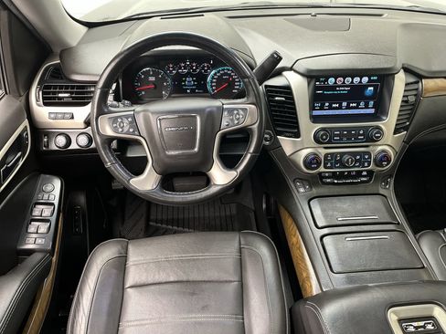 Certified 2019 GMC Yukon Denali w/ Denali Ultimate Package AWD/4WD image 17