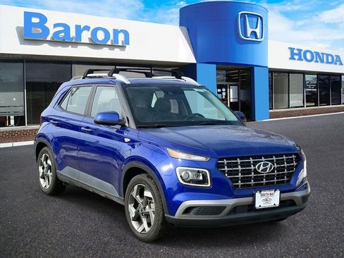 Used 2022 Hyundai Venue Limited FWD image 1
