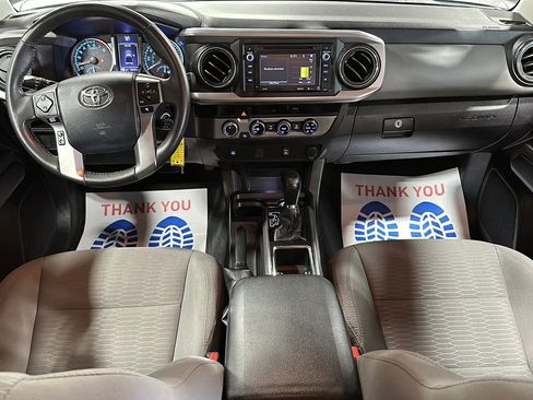 Used 2017 Toyota Tacoma SR5 w/ Tow Package AWD/4WD image 9