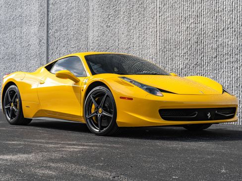 Used 2013 Ferrari 458 Italia Coupe image 6