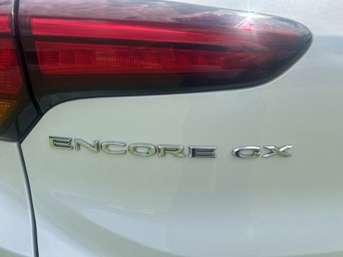 Used 2023 Buick Encore GX Essence w/ Experience Buick Package FWD image 6
