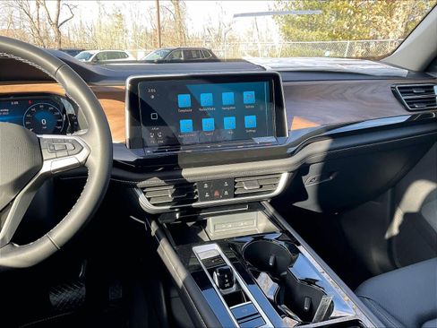 New 2026 Volkswagen Atlas SE image 13