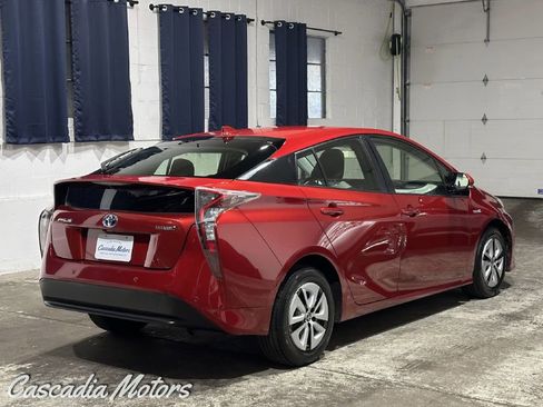 Used 2018 Toyota Prius Three FWD image 7