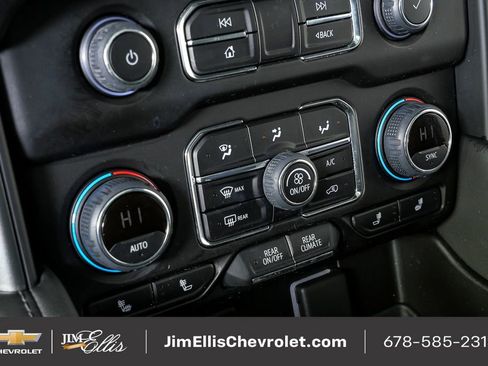 Used 2022 Chevrolet Tahoe Z71 w/ Luxury Package image 17