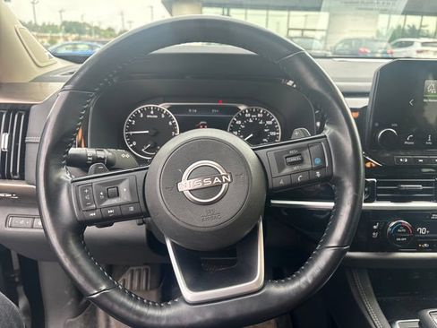 Used 2022 Nissan Pathfinder Platinum w/ Cargo Package AWD/4WD image 14