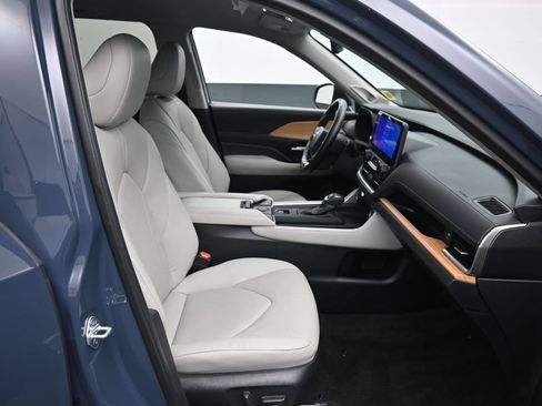 Certified 2024 Toyota Grand Highlander AWD image 26