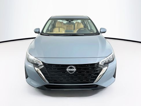 Used 2025 Nissan Sentra SV w/ SV Premium Package FWD image 2