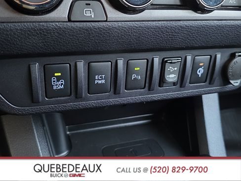 Used 2017 Toyota Tacoma TRD Sport w/ Premium & Technology Package image 28