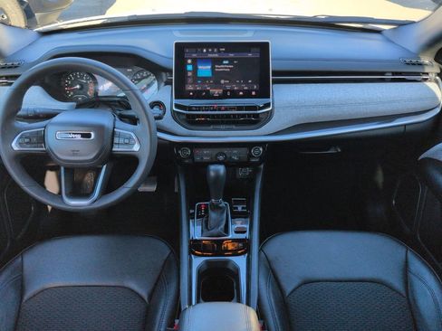 Certified 2024 Jeep Compass Latitude image 14