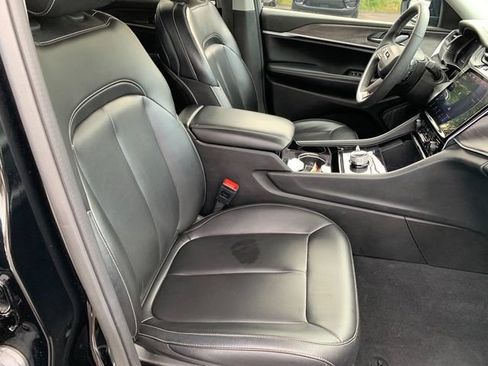 Certified 2023 Jeep Grand Cherokee Limited AWD/4WD image 12
