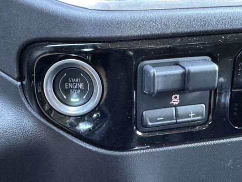 Used 2024 GMC Sierra 1500 Elevation w/ Preferred Package AWD/4WD image 9