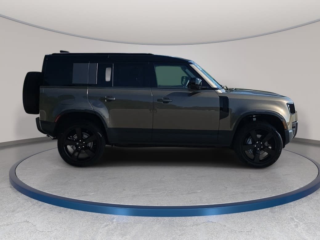 New 2026 Land Rover Defender 110 S AWD/4WD image 4