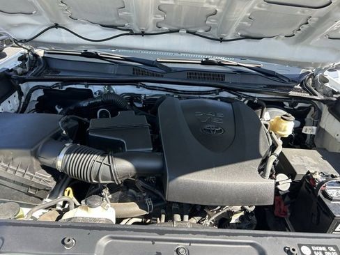 Used 2018 Toyota Tacoma SR5 image 11