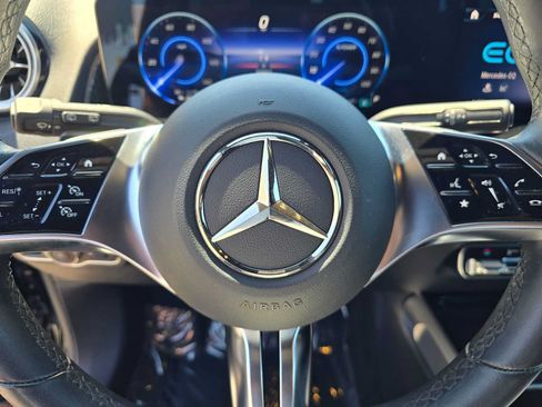 Used 2024 Mercedes-Benz EQB 250+ image 23