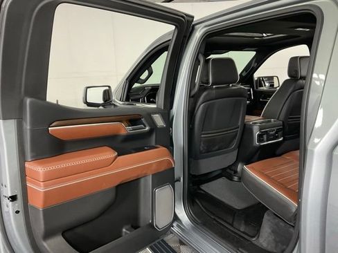 Used 2026 GMC Sierra 1500 Denali Ultimate w/ LPO, Black Badging Package AWD/4WD image 34
