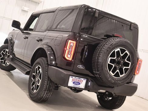 New 2025 Ford Bronco Outer Banks AWD/4WD image 30