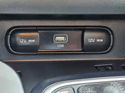 Used 2023 Kia Soul LX FWD image 30
