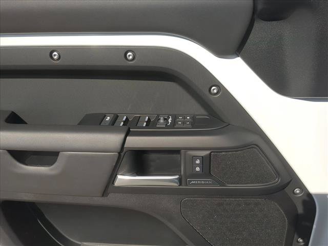 Used 2026 Land Rover Defender 110 S AWD/4WD image 9