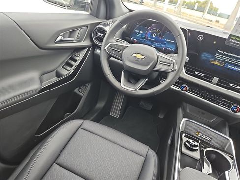 New 2026 Chevrolet Equinox LT w/ Convenience Package II image 9