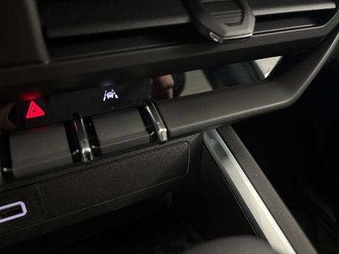 Used 2023 Chevrolet Colorado Trail Boss w/ Technology Package image 52