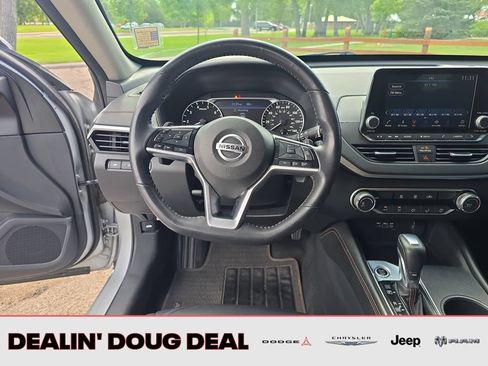 Used 2021 Nissan Altima 2.5 SR AWD/4WD image 13