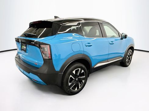 Used 2025 Nissan Kicks SR FWD image 9