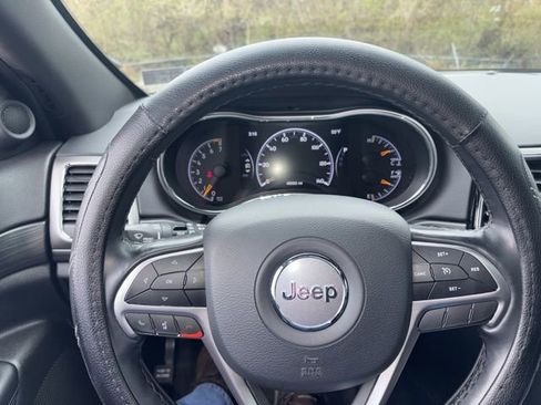 Used 2020 Jeep Grand Cherokee Altitude image 14