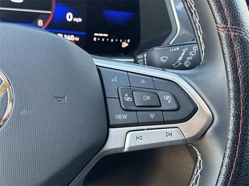 Used 2023 Volkswagen Tiguan SE image 9