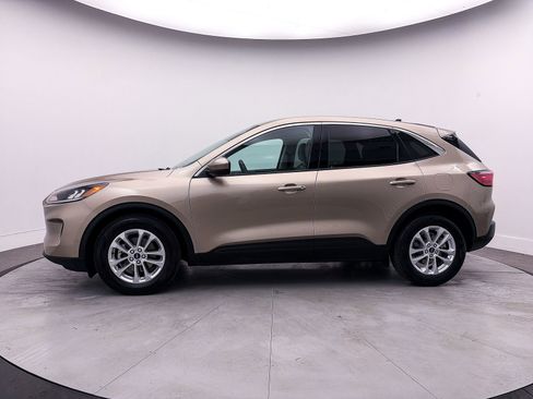 Used 2021 Ford Escape SE image 40