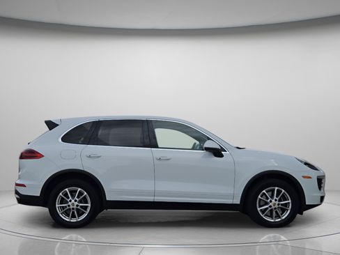 Certified 2016 Porsche Cayenne image 7