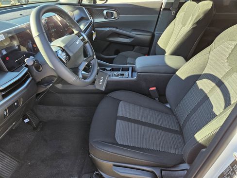 New 2026 Kia Sorento LX image 7