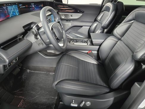 New 2026 Lincoln Nautilus Reserve AWD/4WD image 13