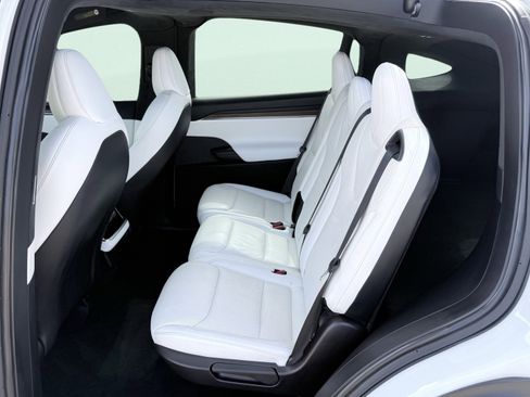 Used 2023 Tesla Model X image 39