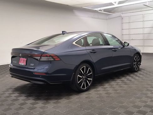 Used 2024 Honda Accord Touring image 9