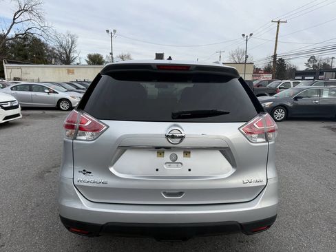 Used 2015 Nissan Rogue SV image 4