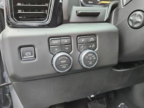 New 2026 GMC Sierra 1500 AT4 w/ Technology Package AWD/4WD image 18