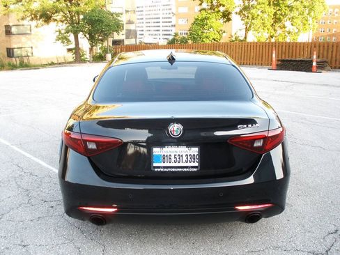 Used 2023 Alfa Romeo Giulia Sprint RWD image 11