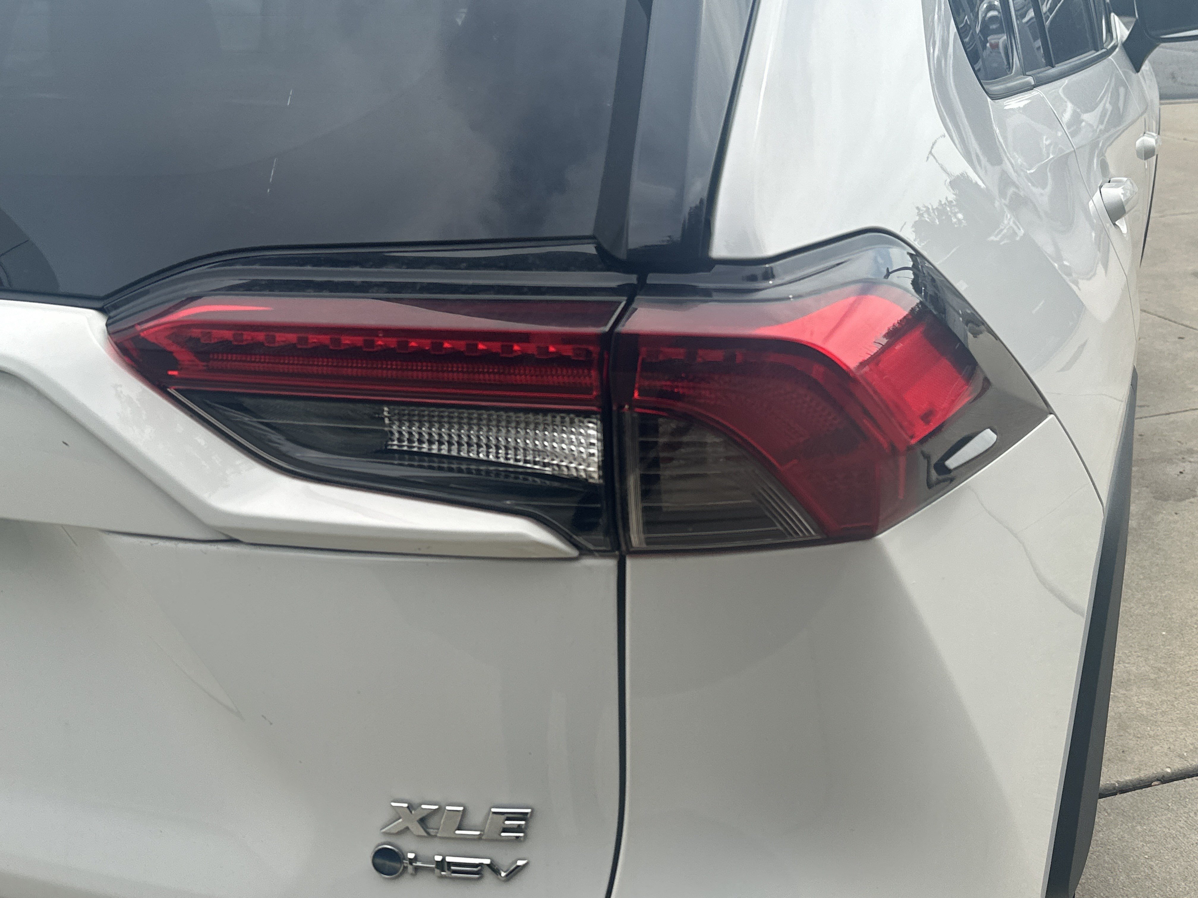 Used 2025 Toyota RAV4 XLE AWD/4WD image 12